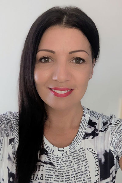 Coolum Advertiser - Julie Coolum Advertiser - Julie